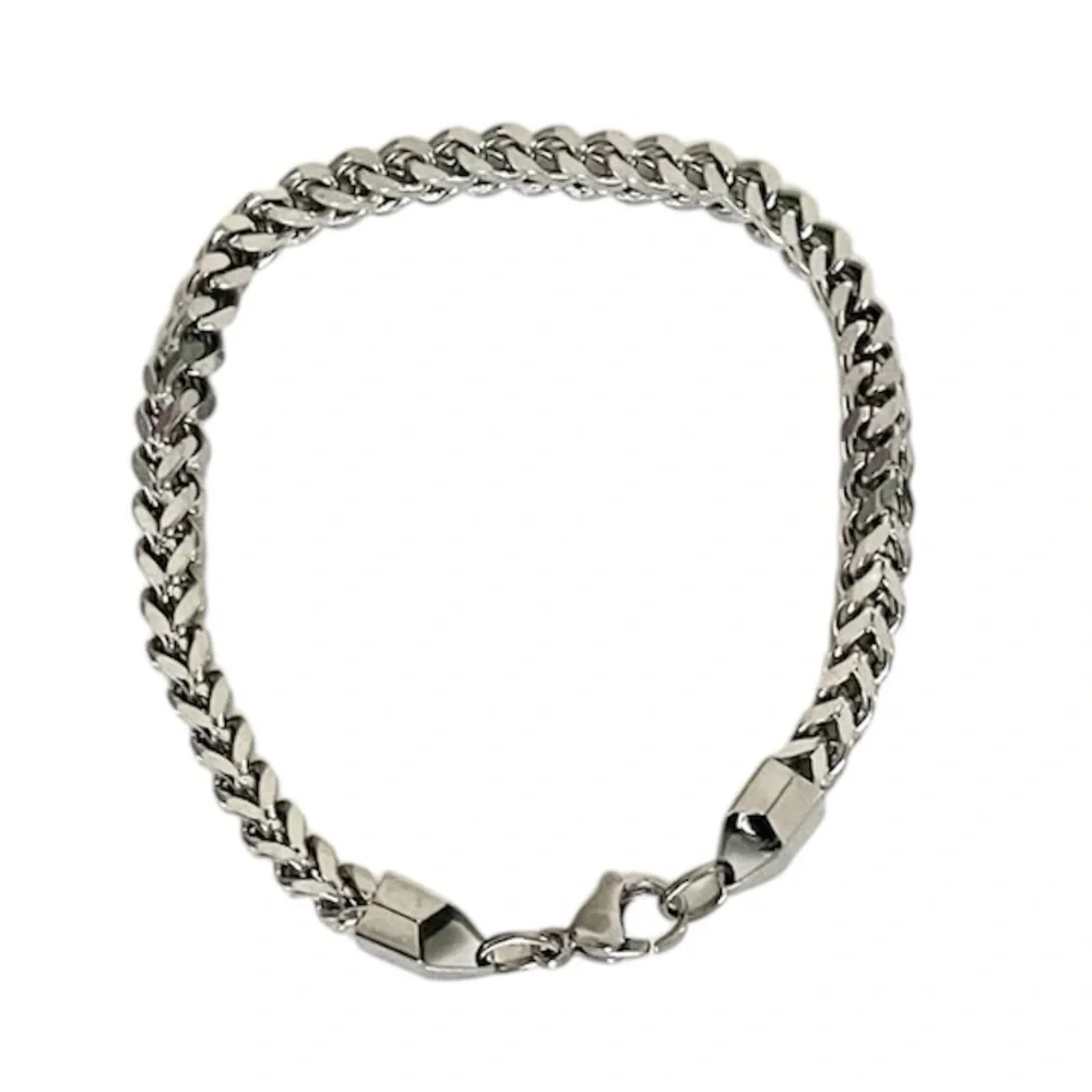 Unisex Silver Tone Lightweight Metal Chain Bracelet 8.25” Inch
